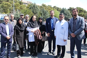 حضور کارکنان بیمارستان آرش در تجمع اعتراضی دانشگاهیان و کادر سلامت در محکومیت حملات به مراکز بهداشتی، درمانی، آموزشی، تحقیقاتی و دارویی